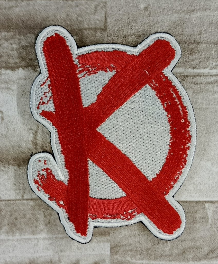 Kaukázus felvarró, nagyobb, fehér K betűs