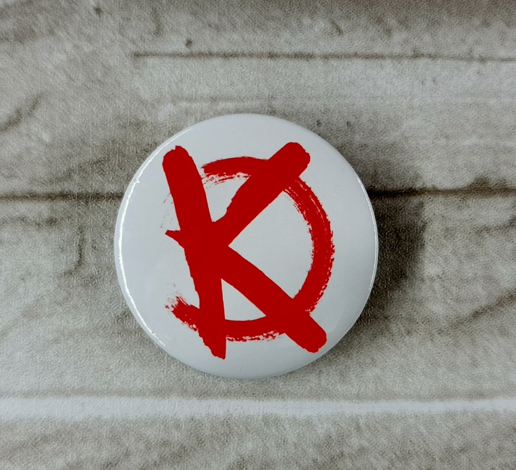 Kaukázus kitűző, K betűs